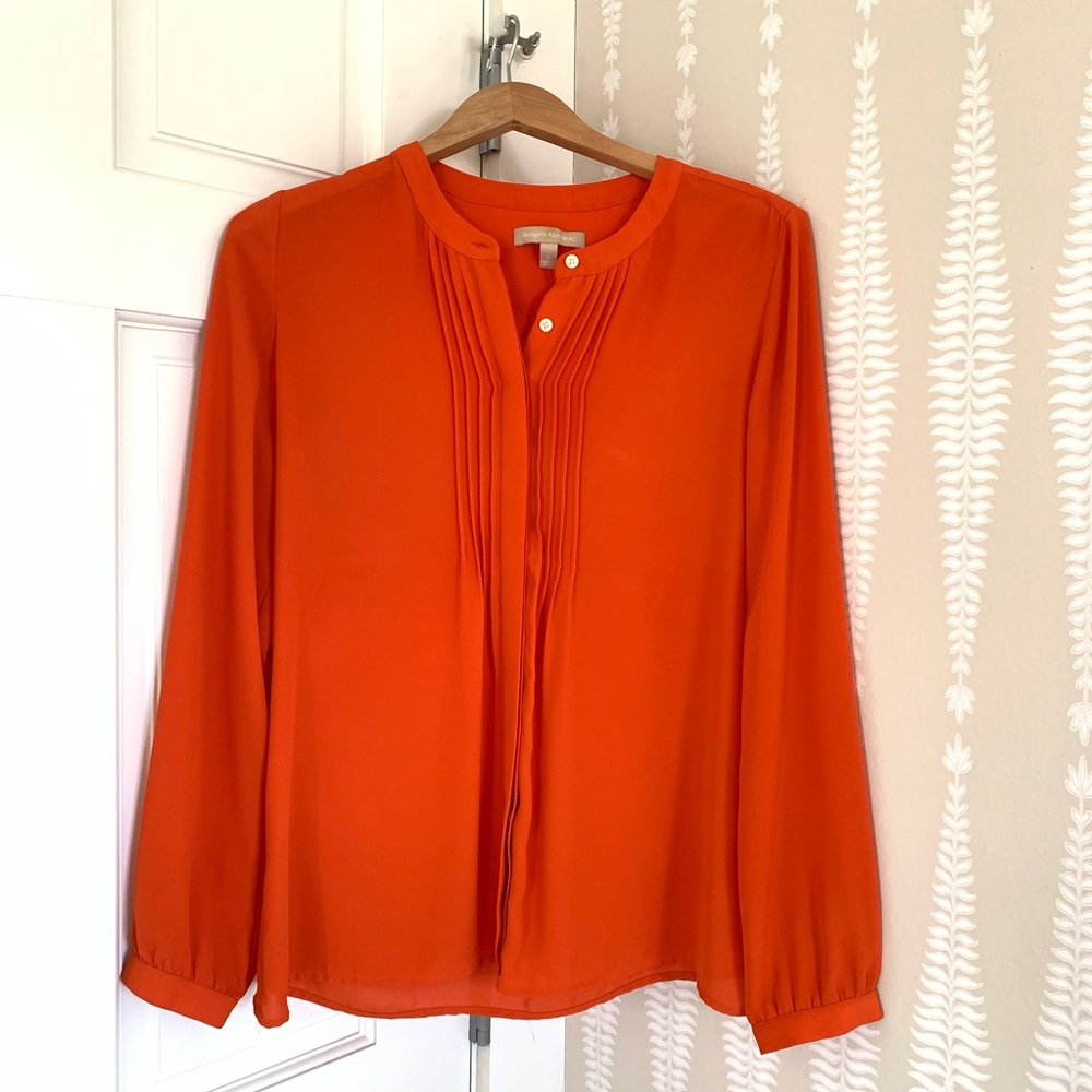 Banana Republic pleated front button blouse size S